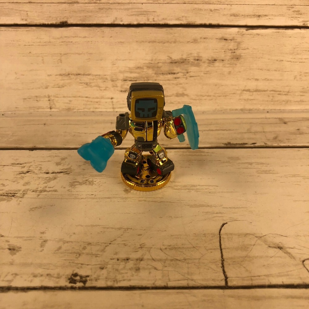 Akedo Ultimate Arcade Warriors Series 1 Exclusive Gold Figure